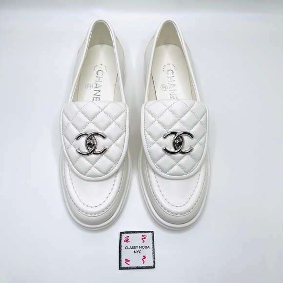 ❌❌ SOLD Chanel NIB Loafers White Leather Quilted Silver Turnlock CC Logo - Picture 4 of 12